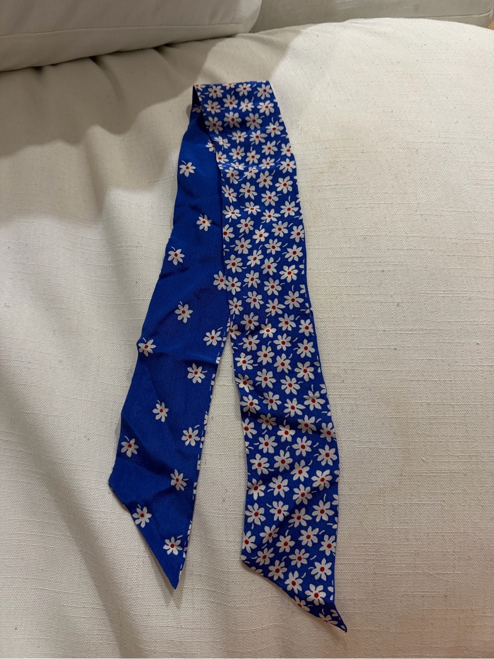 Madewell Silk Blue Daisy Pattern Twilly Scarf
